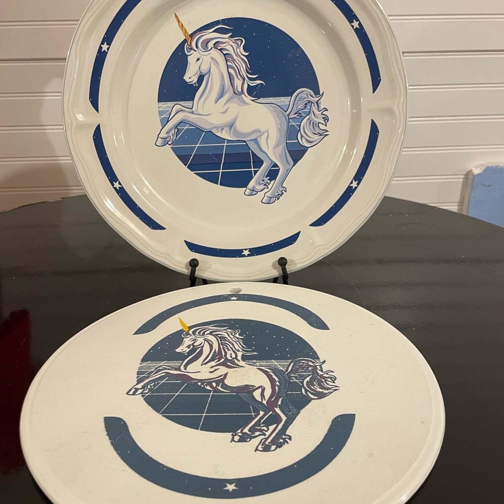 Rare Unicorn and Stars 1980s
Tienshan Stoneware Platter and Cutting Board Set